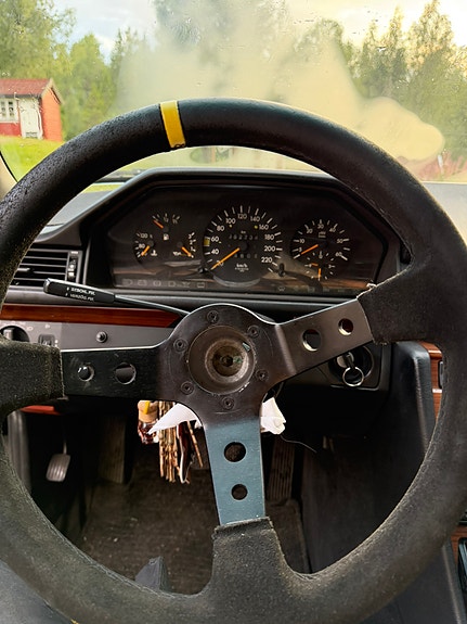 Mercedes-Benz E300 15 of 19