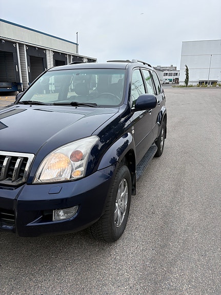 Toyota Land Cruiser 5 of 28