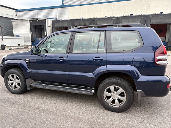Toyota Land Cruiser 19 of 28