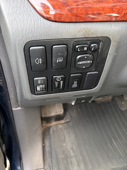 Toyota Land Cruiser 11 of 28