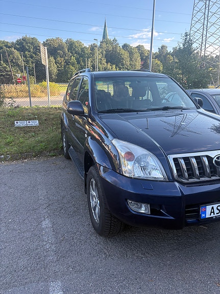 Toyota Land Cruiser 22 of 28