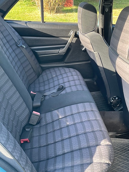 Mercedes-Benz 190 E 11 of 14