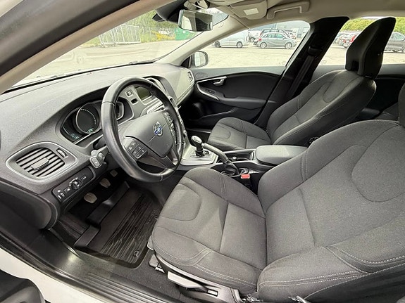 Volvo V40 Cross Country 8 of 9