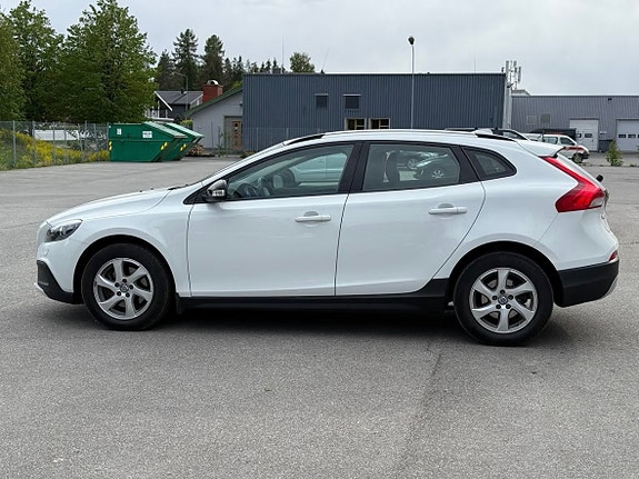 Volvo V40 Cross Country 4 of 9