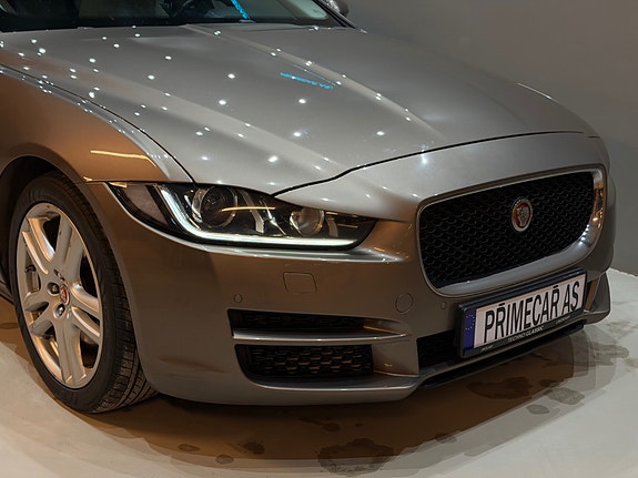 Jaguar XE 6 of 30