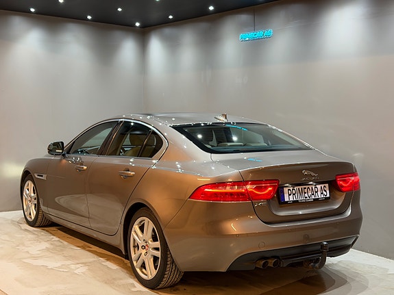 Jaguar XE 15 of 30
