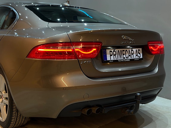 Jaguar XE 13 of 30