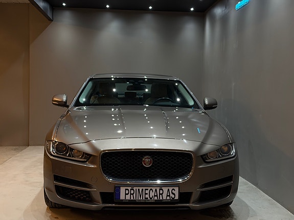 Jaguar XE 5 of 30