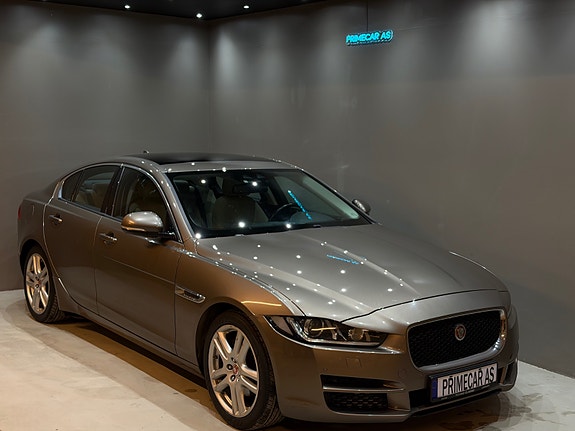 Jaguar XE 3 of 30