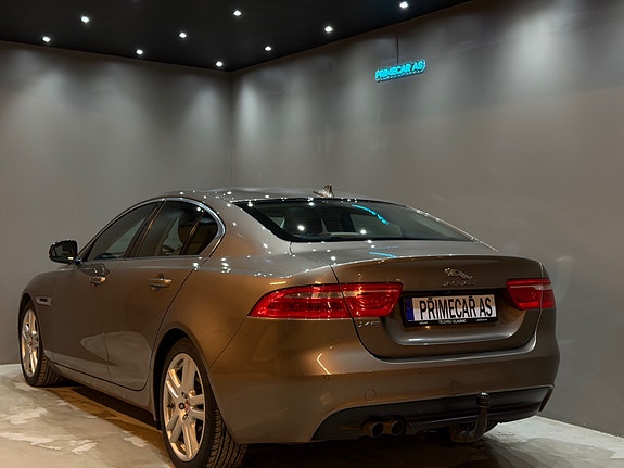 Jaguar XE 12 of 30