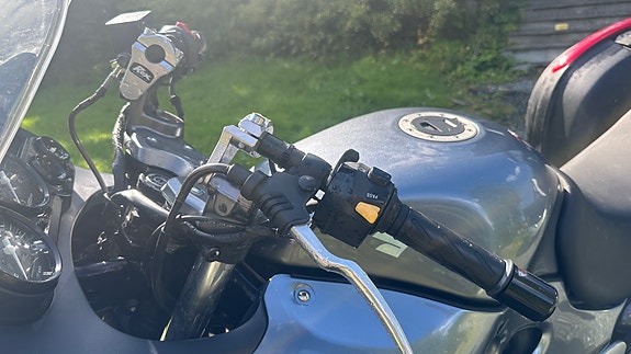 Suzuki GSX 750 F 5 of 8