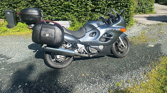 Suzuki GSX 750 F 7 of 8