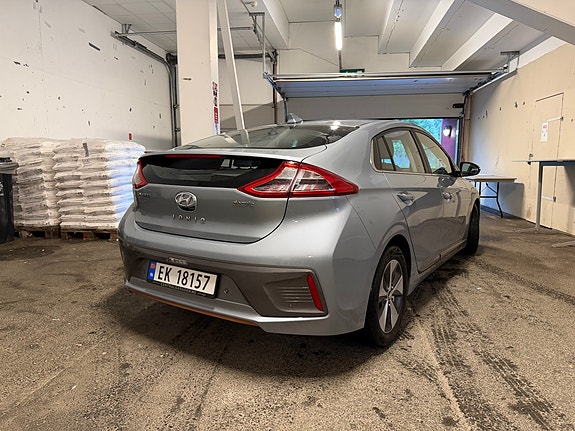 Hyundai IONIQ 8 of 25