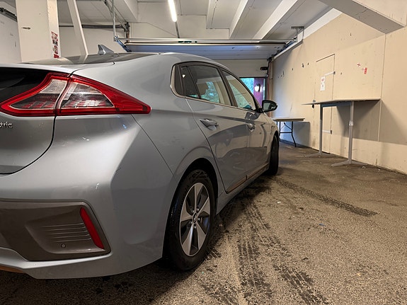 Hyundai IONIQ 10 of 25