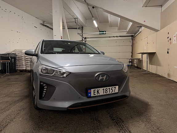 Hyundai IONIQ 2 of 25