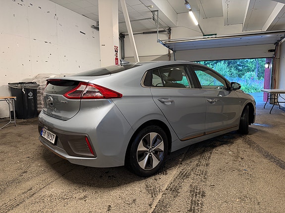 Hyundai IONIQ 9 of 25