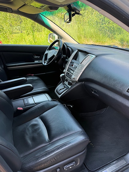 Lexus RX400h 25 of 29