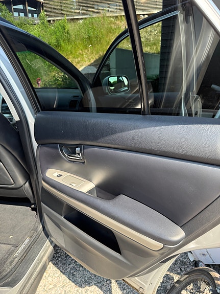 Lexus RX400h 18 of 29