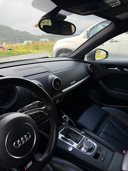 Audi e-tron 17 of 17