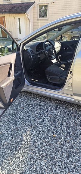 Toyota Avensis 10 of 30