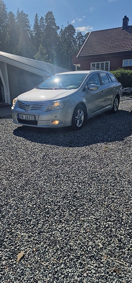 Toyota Avensis 2 of 30