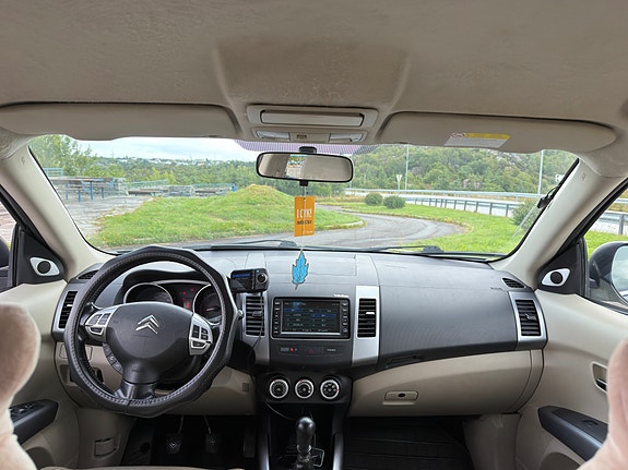 Citroen C-Crosser 9 of 11