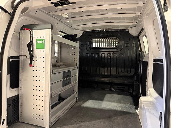 Nissan e-NV200 10 of 30