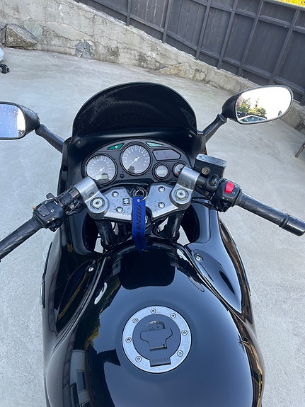 Suzuki GSX 750 F 4 of 6