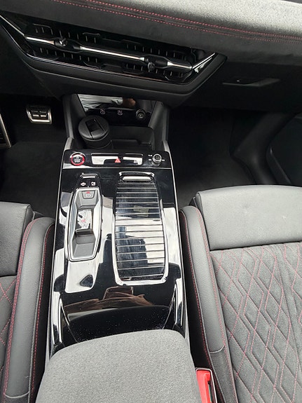 Audi SQ6 e-tron 15 of 16