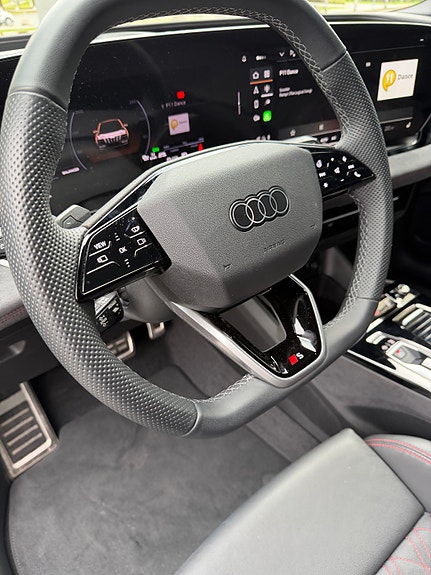 Audi SQ6 e-tron 3 of 16