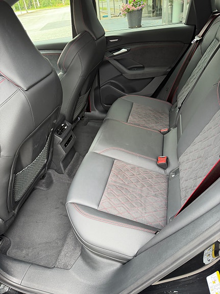 Audi SQ6 e-tron 7 of 16