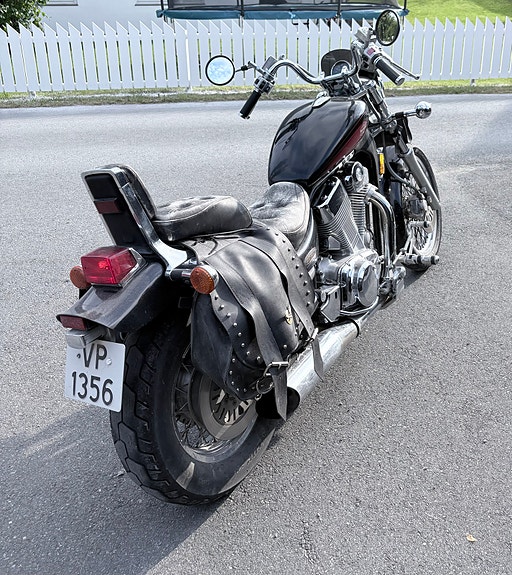 Suzuki VS 1400 Intruder 3 of 8