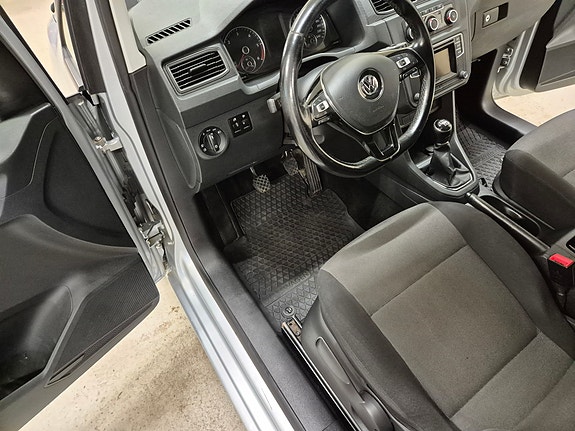 Volkswagen Caddy Maxi 9 of 14