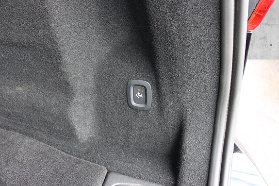 Volvo XC60 18 of 30