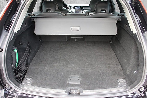 Volvo XC60 17 of 30