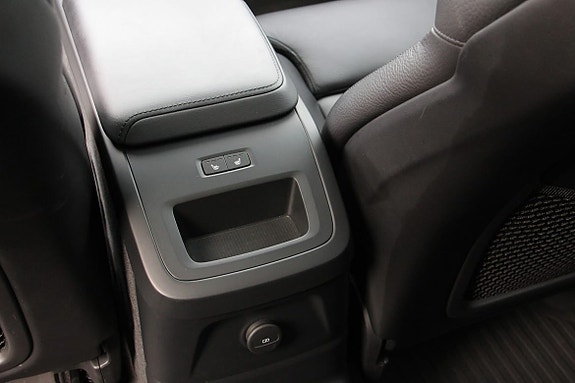 Volvo XC60 15 of 30