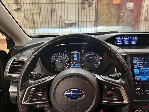 Subaru Impreza 10 of 16