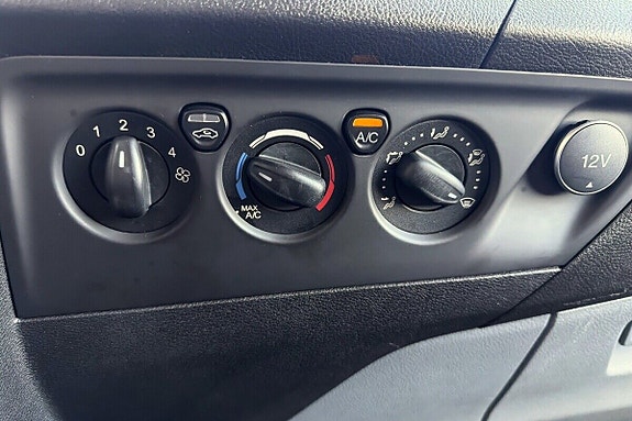 Ford Transit 16 of 21