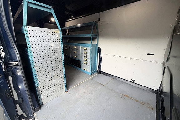 Ford Transit 19 of 21