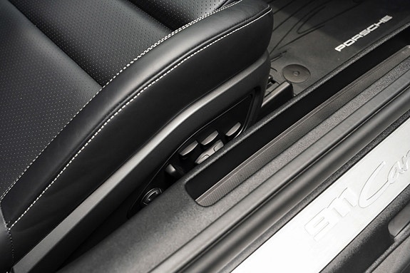 Porsche 911 Carrera 4 25 of 26
