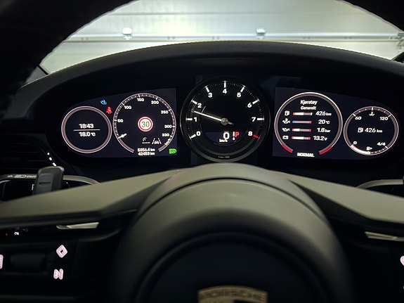 Porsche 911 Carrera 4 8 of 26