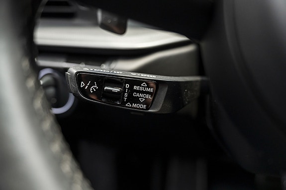 Porsche 911 Carrera 4 16 of 26