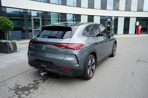 Mercedes-Benz EQE SUV 9 of 24