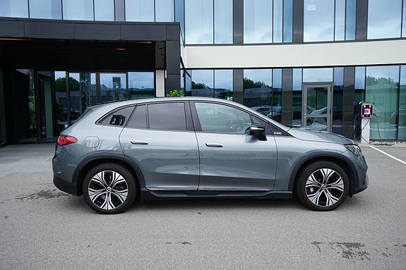 Mercedes-Benz EQE SUV 5 of 24