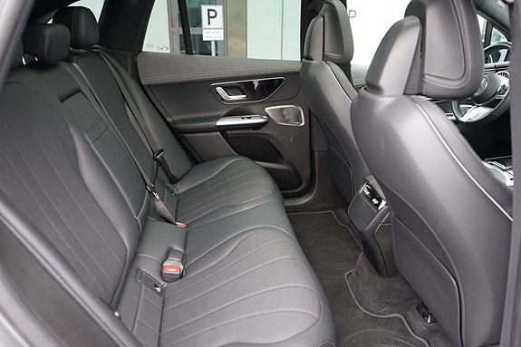 Mercedes-Benz EQE SUV 17 of 24
