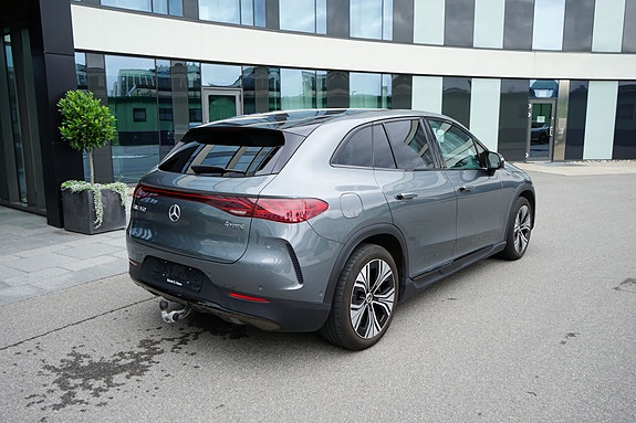 Mercedes-Benz EQE SUV 8 of 24