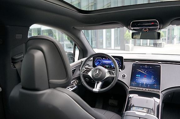 Mercedes-Benz EQE SUV 11 of 24