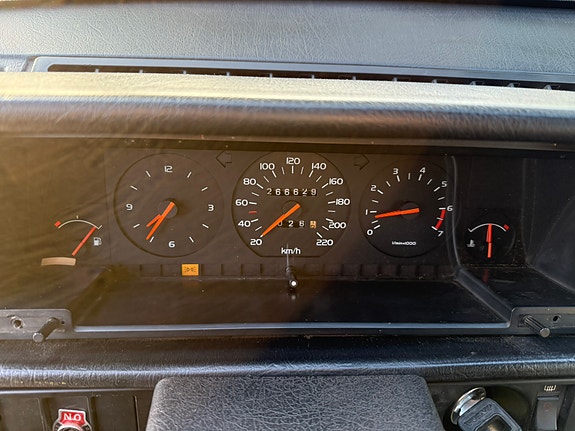 Volvo 740 14 of 30