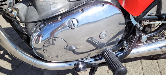 BSA SPITFIRE 5 of 9