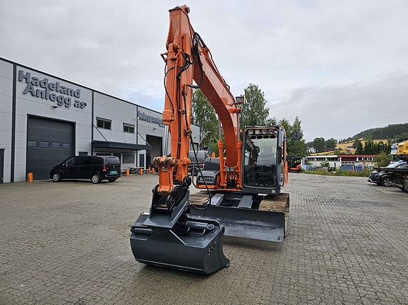 Hitachi 110 4 of 24